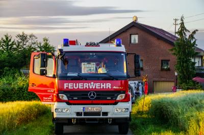 Herrenberg: Lieferwagen brennt voellig aus - Haus evakuiert